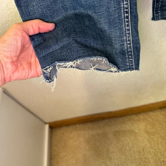 Kenneth Cole NY Jeans US 10 Button Fly High Rise Distressed Hem Cropped‎ Denim - Picture 3 of 9